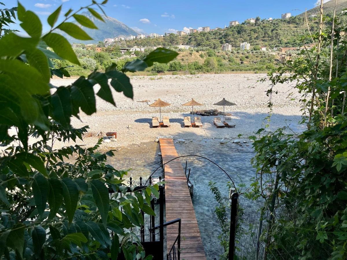 River Escape Villa - Private Beach, Scenic View & Bbq Tepelene ภายนอก รูปภาพ