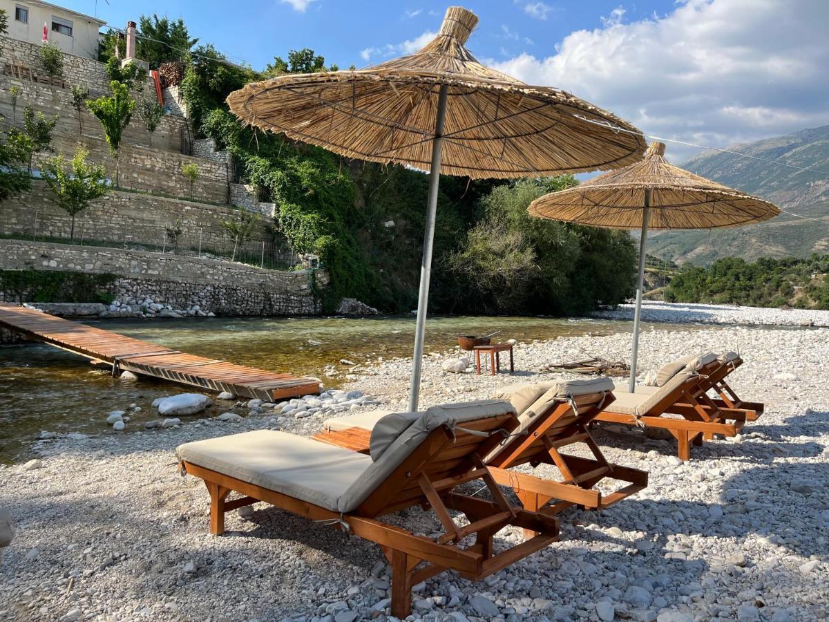 River Escape Villa - Private Beach, Scenic View & Bbq Tepelene ภายนอก รูปภาพ