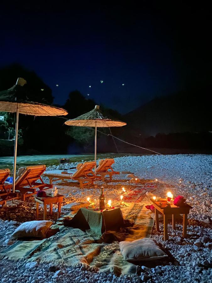 River Escape Villa - Private Beach, Scenic View & Bbq Tepelene ภายนอก รูปภาพ